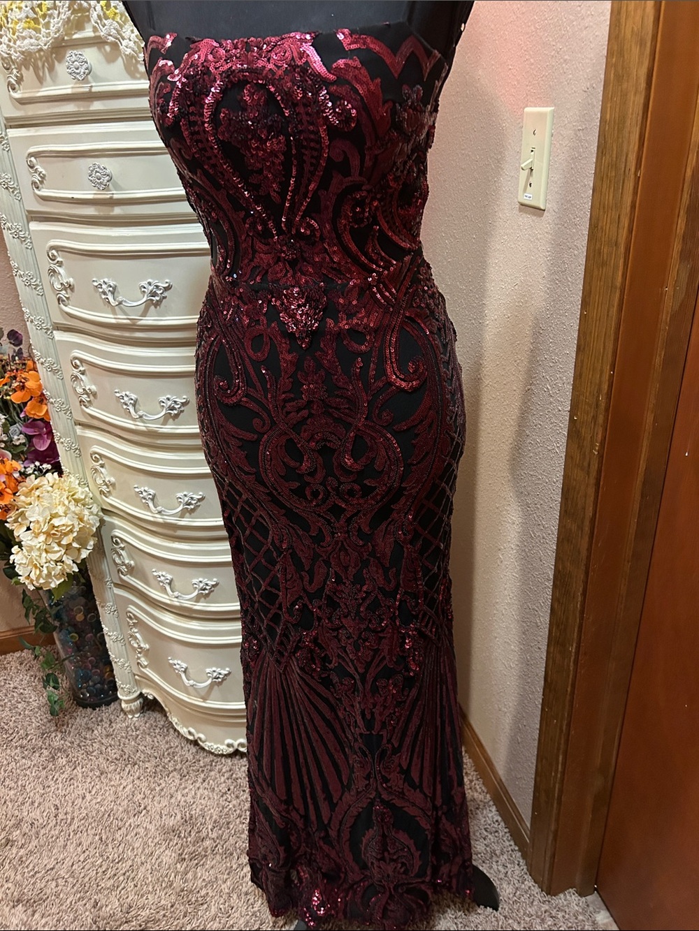 Elegant Burgundy Sequin Prom Formal Dress